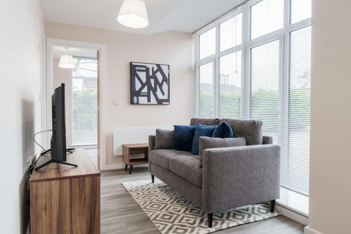 Bright 1 Bed Apartment Manchester - Sleeps 2 ภายนอก รูปภาพ