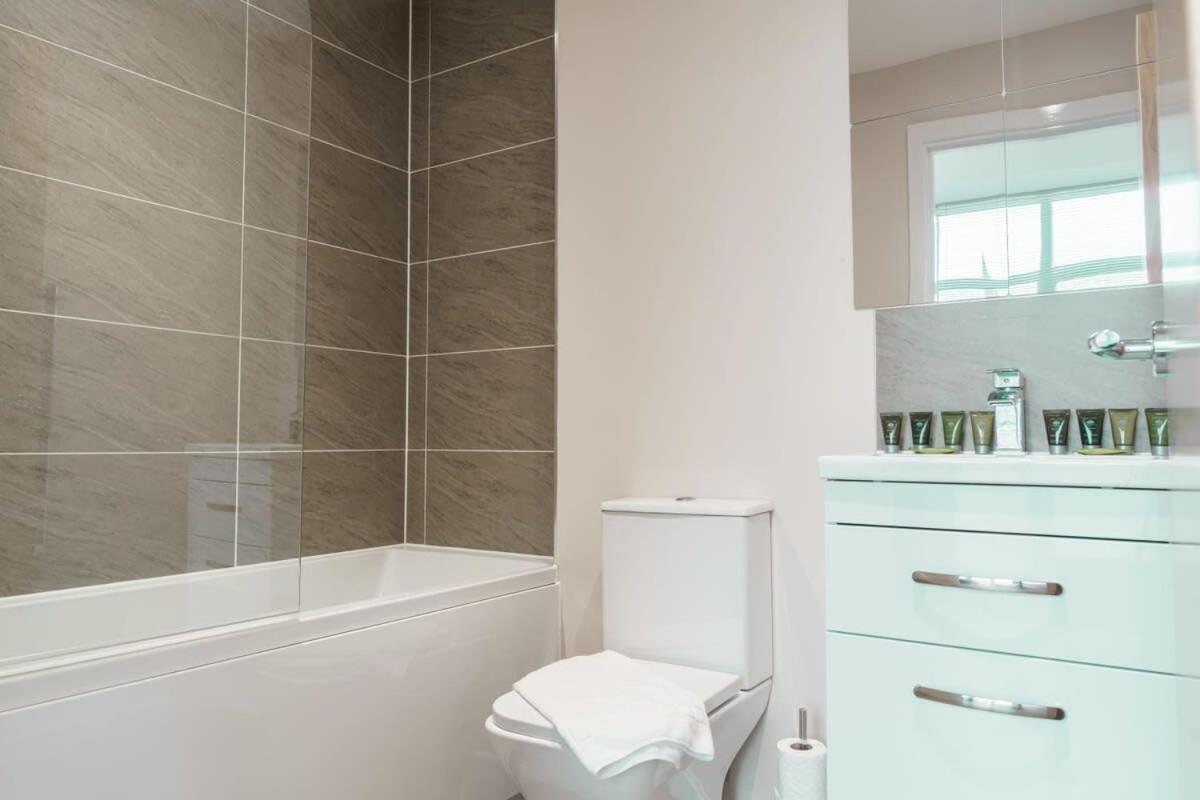Bright 1 Bed Apartment Manchester - Sleeps 2 ภายนอก รูปภาพ
